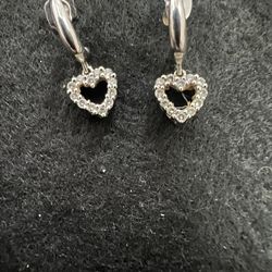 14 Kt White Gold Dangle Diamond Earrings 