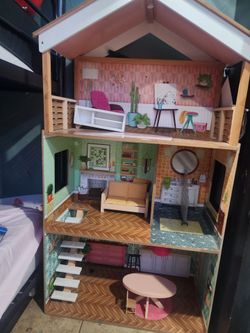 Kid Kraft doll house