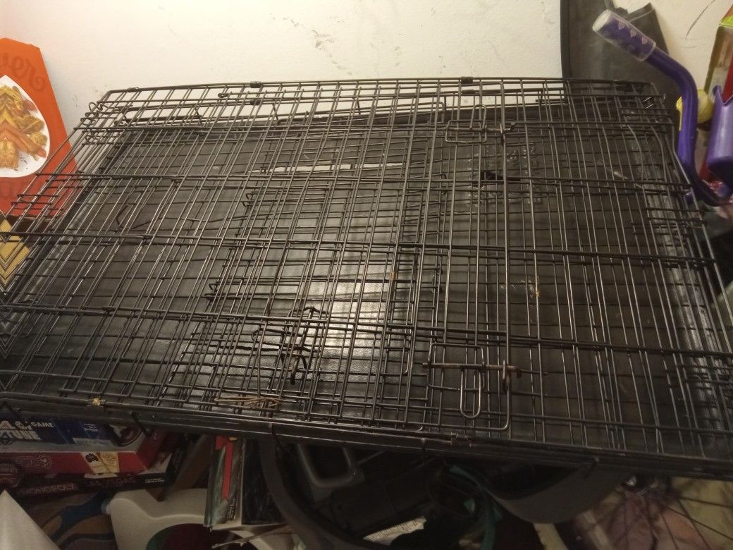 Huge Kennel With Tray Need Gone 