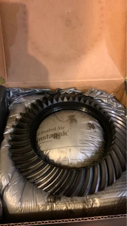 Stock front and rear 4:11 gear set out of 2013 rubicon wrangler Jeep