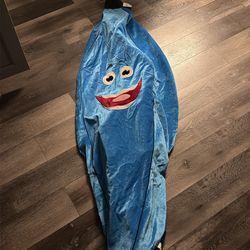 Big blue banana with one small hole