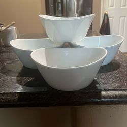 40 Oz  Set Of -4  Procelin  Serving Salad ,Soup ,Pastas Serving Iarge Bowel 8 Inch Long Light Weight 