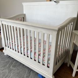 Toddler Crib - Convertible To Full Sz Bed 