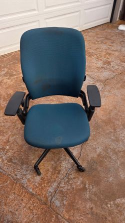 Steelcase leap v2