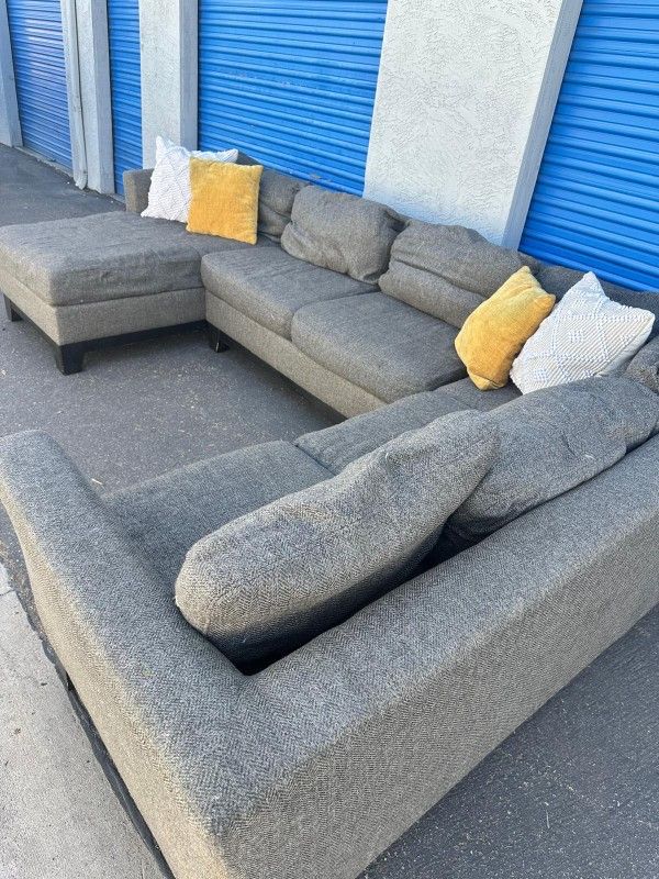 Huge Sectional Couch Gray 🛋 Very Nice