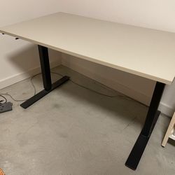 TROTTEN Desk sit/stand, beige/anthracite, 63x31 1/2 "