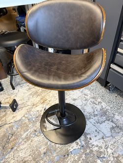 Adjustable Height Swivel Barstool