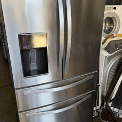 Whirlpool stainless steel refrigerator 