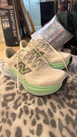 New balance running shoes