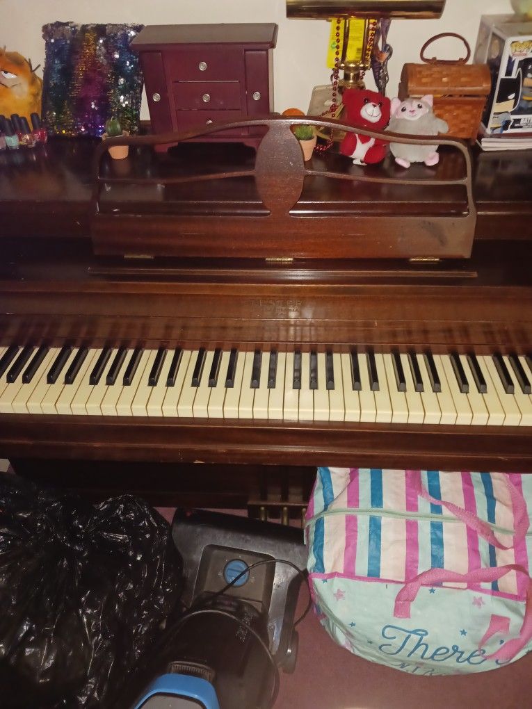 Lester Piano