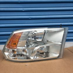 2013,2014,2015,2016,2017,2018 Dodge Ram 1500 Headlight/Foco Delantero Rh Passenger Oem,Original  Ask