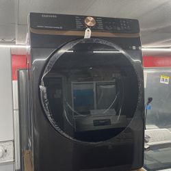 New Scratch And Dent Samsung Front Load Dryer. 1 Year Manufacturer Warranty 