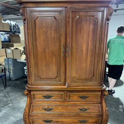 Free Armoire Cabinet / Bar