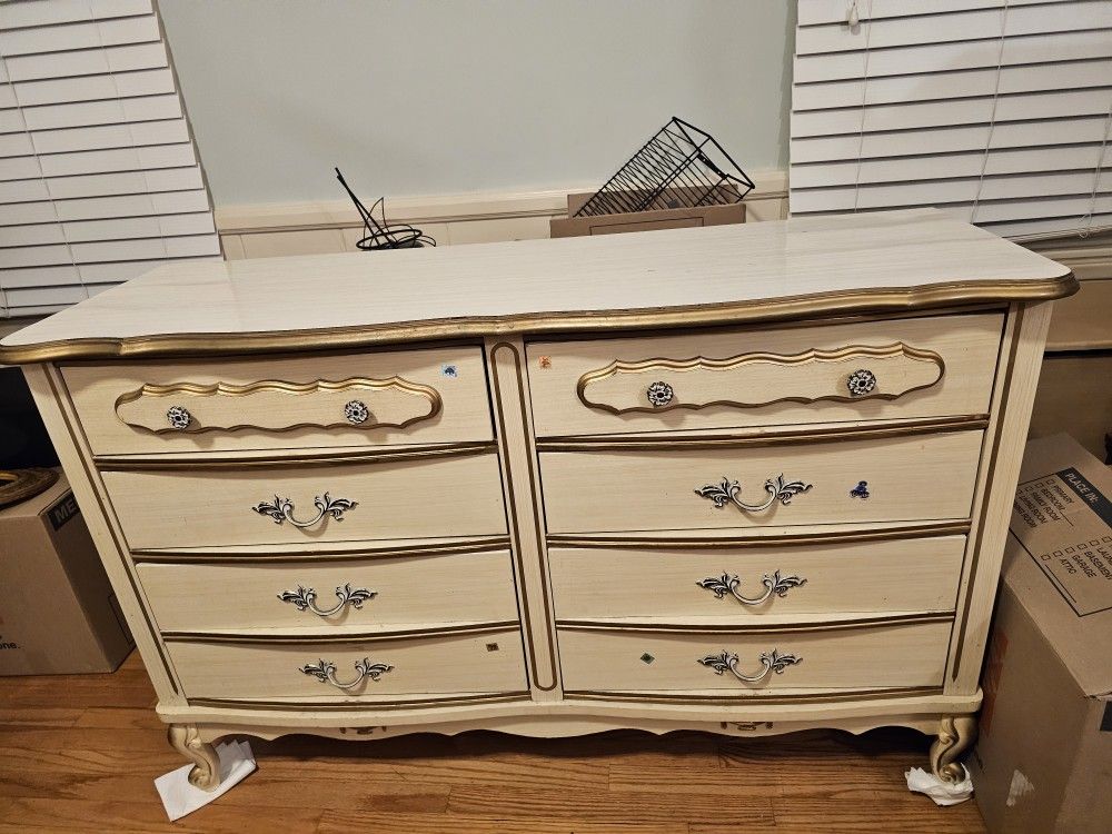 White Vintage Dresser with Mirror