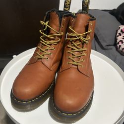 Doc Martens Brown Tan Men’s Size 11 Wintergrip