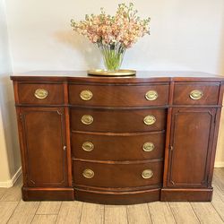 Beautiful Drexel Mahogany Curved Front Buffet