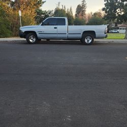 Dodge Ram V8