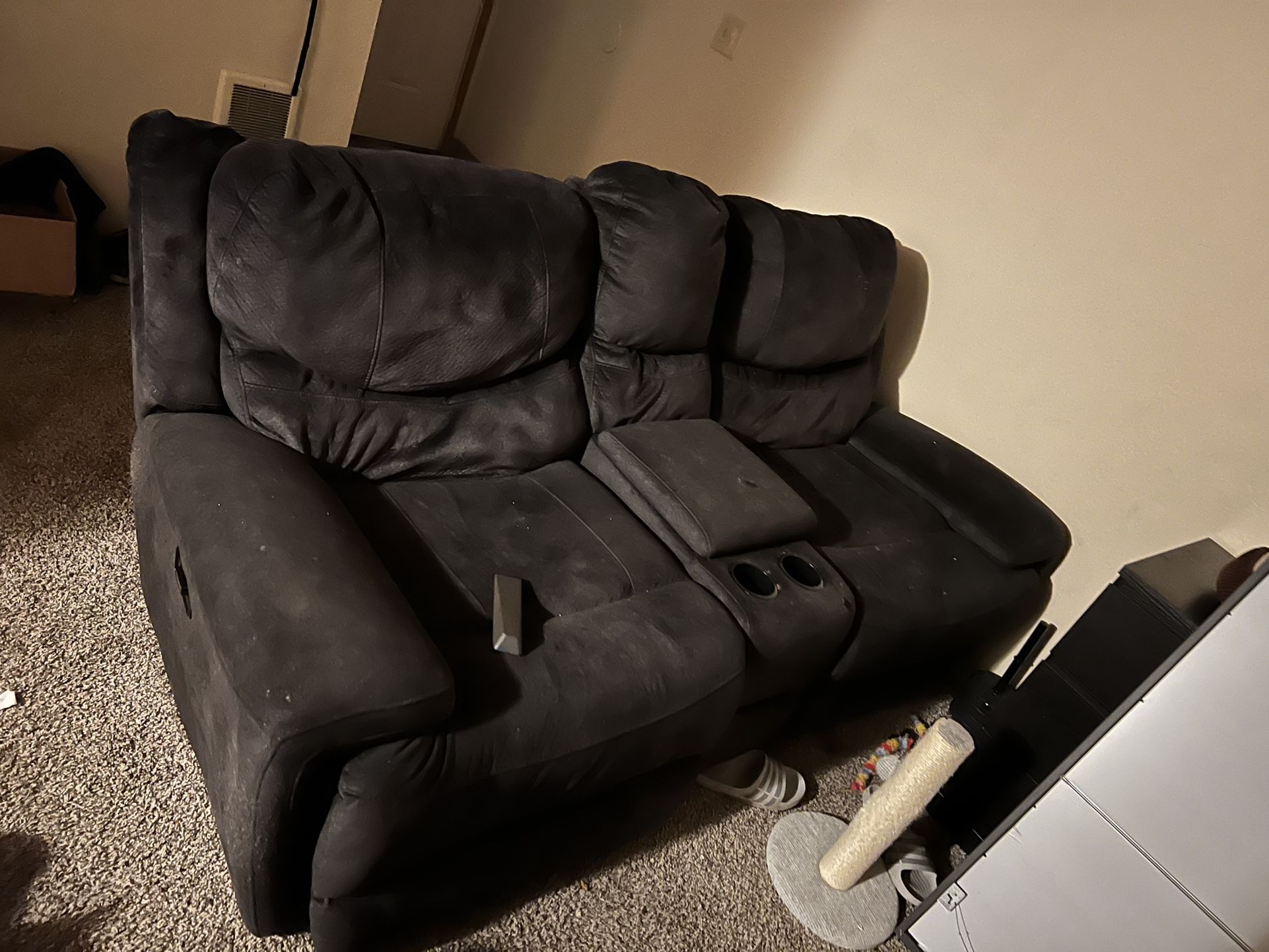 Couches USB Plug Ins Recline