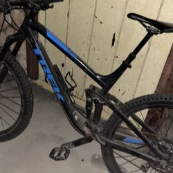 Dual Suspension Trek Mountain Bike