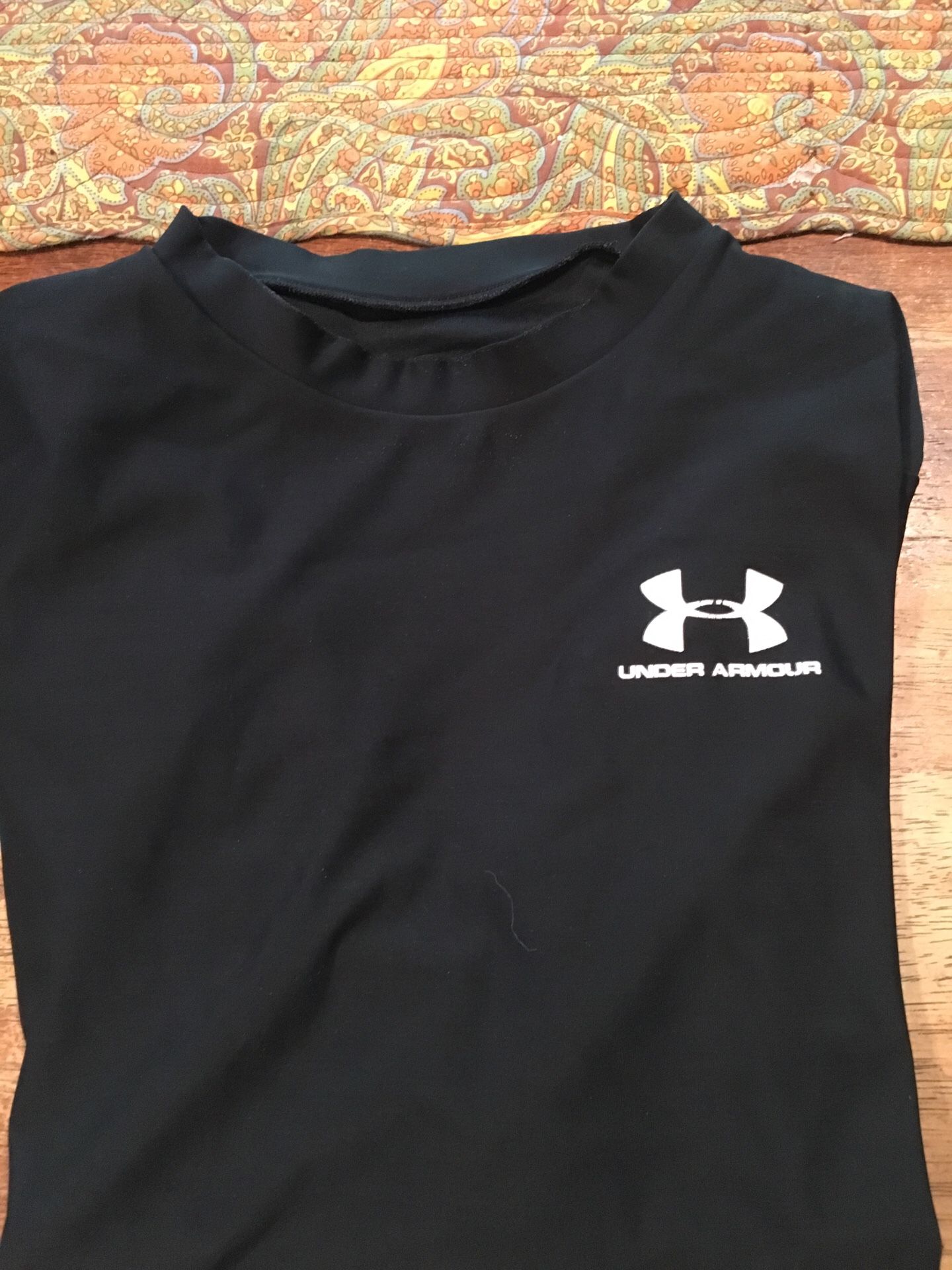 Underarmour black youth small