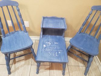Beachy chairs and side table