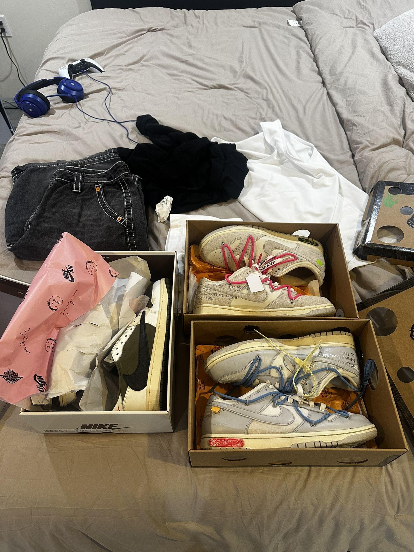 Nike Lot Dunks & Travis Scott