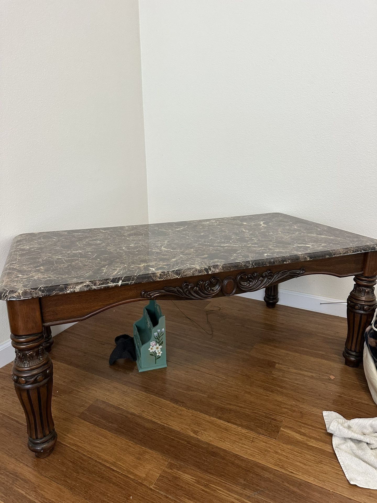 Coffee Table & Side Table
