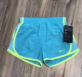 NEW Size 6 Nike girls shorts - $12!!