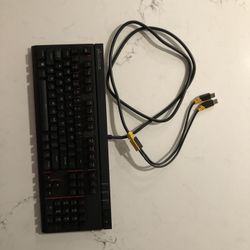 CORSAIR - STRAFE Mechanical Gaming Keyboard 