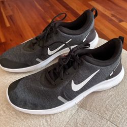 Nike Flex Experience Rn 8 men’s Size 9.5