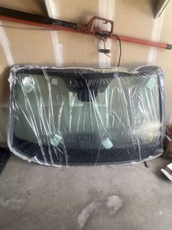 Toyota Highlander Windshield