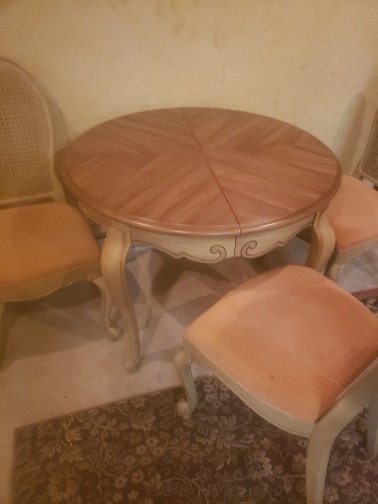 Vintage Hibriten Table And Chairs