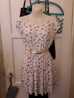 NWT, H&M white dress with multicolor Birds, Sz.. Sm