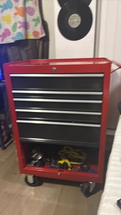 Craftsman tool box on wheels