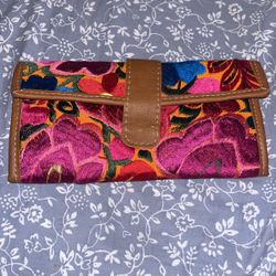 MEXICAN FLORAL CLUTCH 