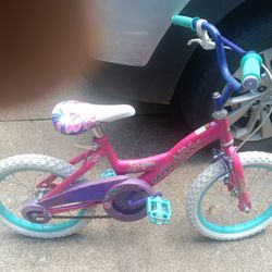 Huffy Glitter 16 Inch Girls Bike.