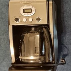 Coffee Maker - Cuisinart Extreme Brew 12 Cup Programmable Model DCC 2650 - Excellent 
