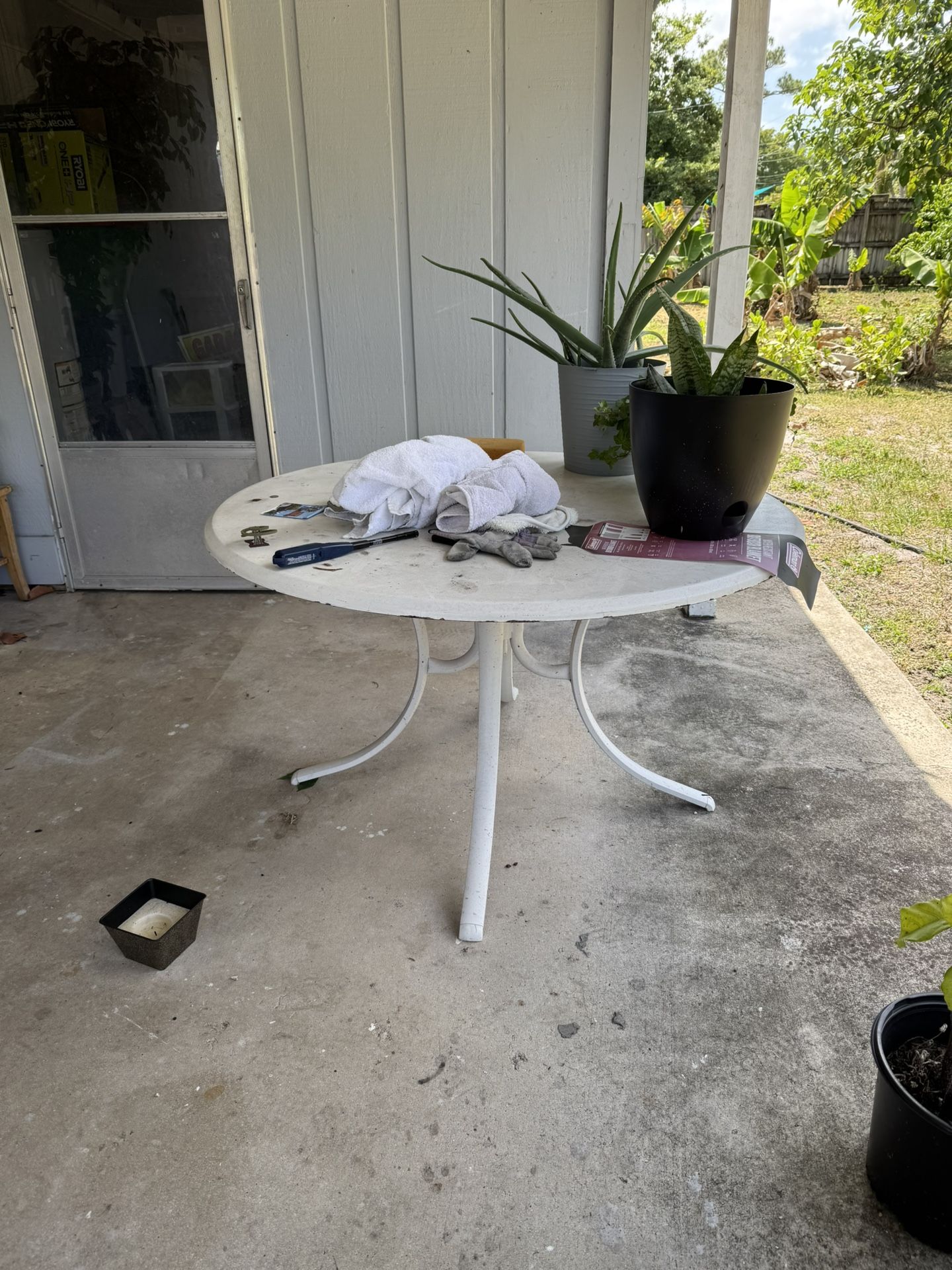 White Round Outdoor Table