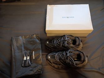 Balenciaga tracks size 11