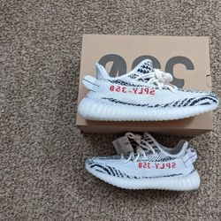 Yezzy Boost 350 Zebra 🦓 Sizes 6,7and 9.5