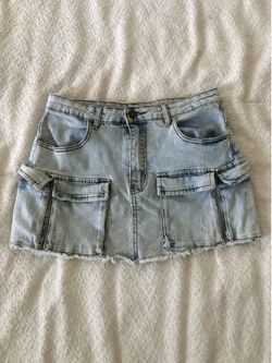 Size M fashion nova skirt