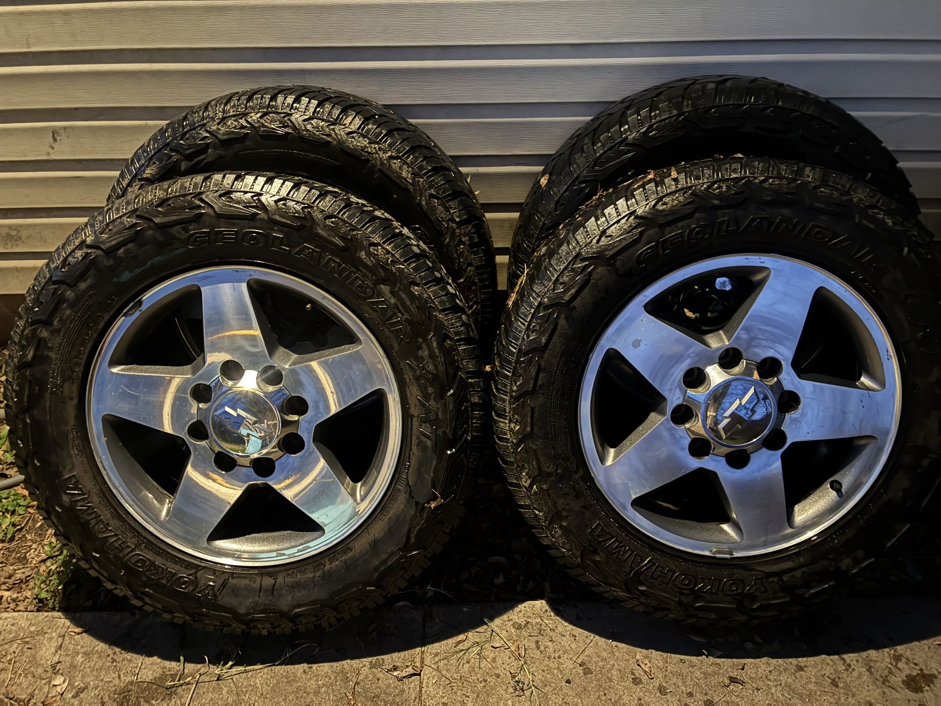 8 Lug Factory Chevy Wheelsnull