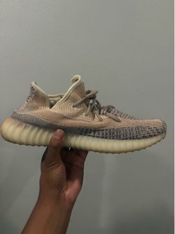 🔥 Yeezy Boost 350 V2 Men’s Sneakers – Clean Condition – No Box 🔥