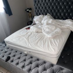 Tuffed Bed With Storage