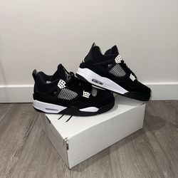 Jordan 4 ‘White thunder’