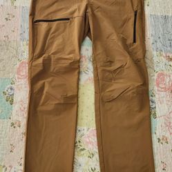 NEW - Men’s Size 34  The North Face Men's Basin Pants 