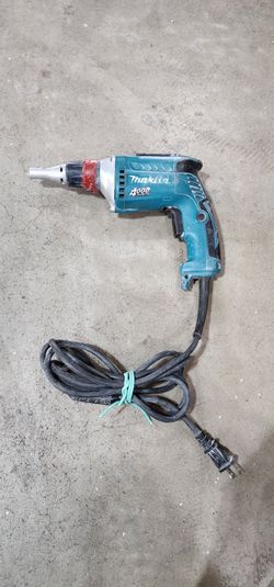 Drywall screw gun
