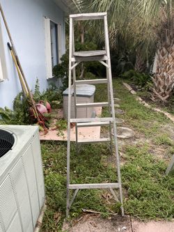 6’ Aluminum Ladder