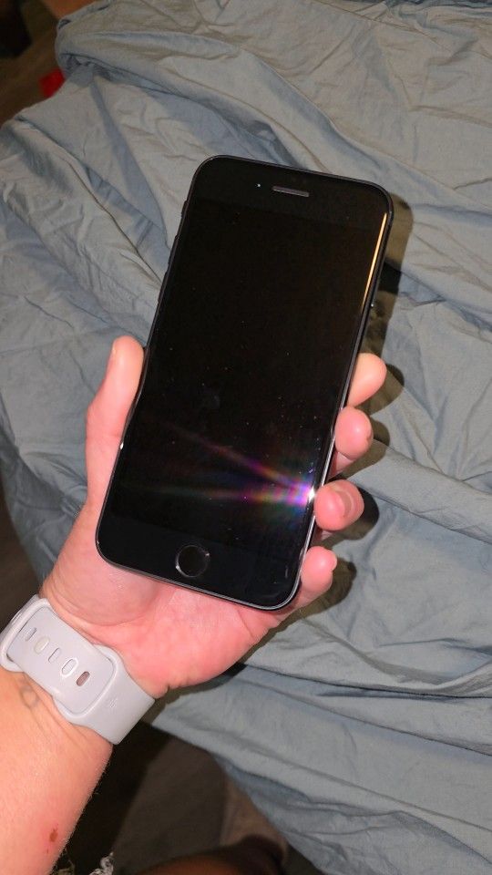 iPhone SE 3rd Generation 64GB (Unlocked)