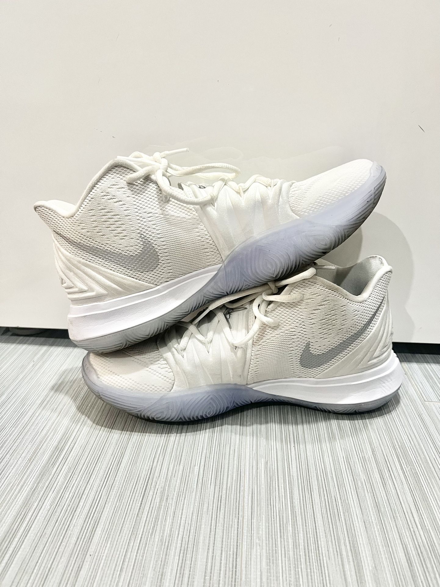 Nike Kyrie 5 White Orange Blue Basketball Shoes Men\'s Size 7 AV7917-991 Nike Kyrie 5 Low Precious Stones Mens Size | Mercari main image 2
